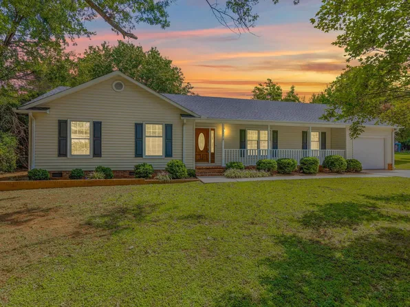 203 Weaver Ln, Simpsonville, SC 29681