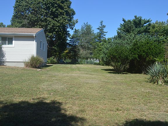 2nd image of 121A Ponquogue Ave