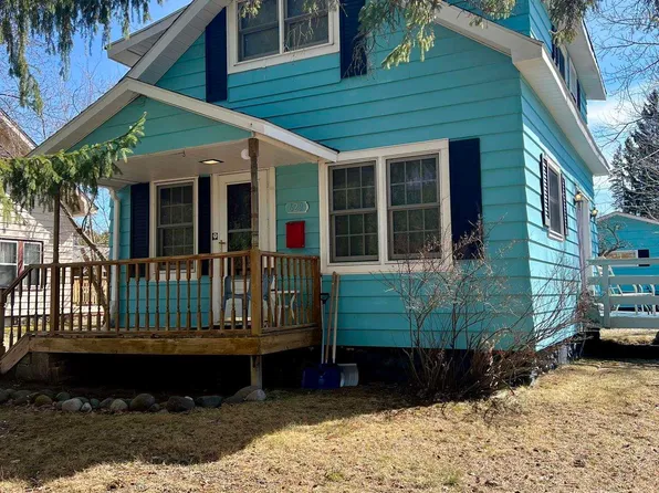 629 S Park St, Kingsford, MI 49802