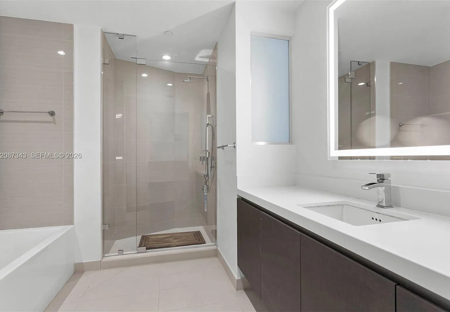 Studio, 620 sqft, $3,500 — Photo 4