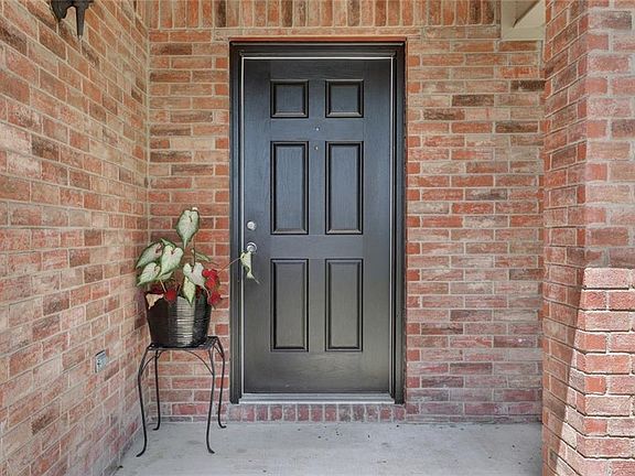 4th image of 2307 Gaylord Dr