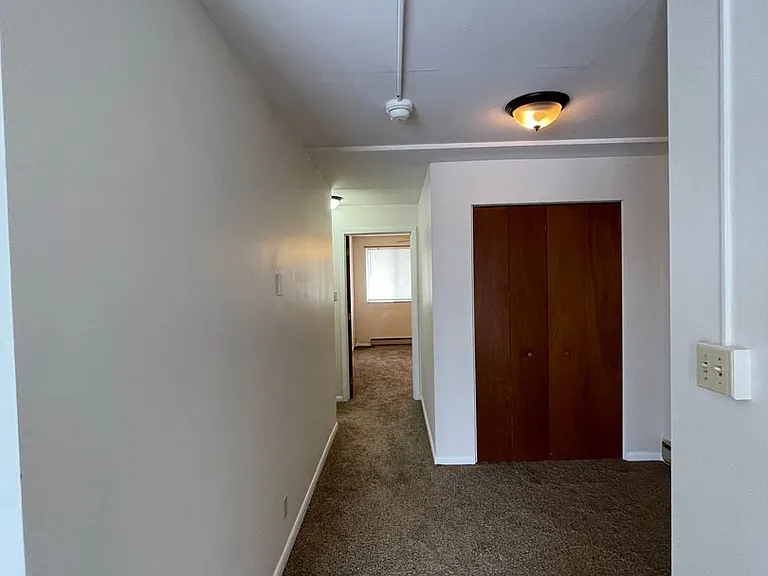 319 Hillcrest Dr — Photo 6