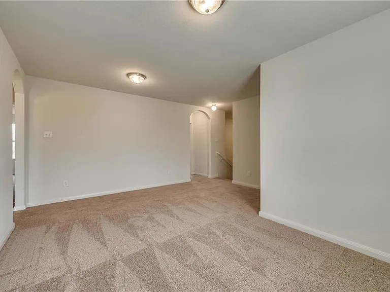 1810 Douglas St — Photo 17