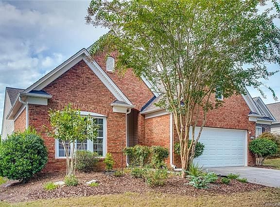3rd image of 42119 Larkspur Ct