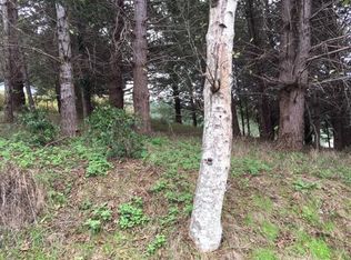 515 Spring Rd, Whitethorn, CA 95589