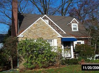 266 Foster Ave, Malverne, NY 11565