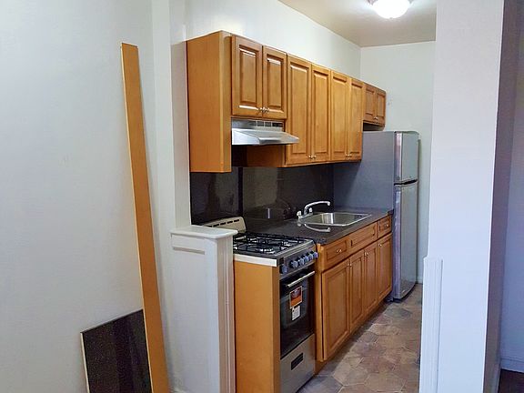 5th image of 4242 80th St APT 2H