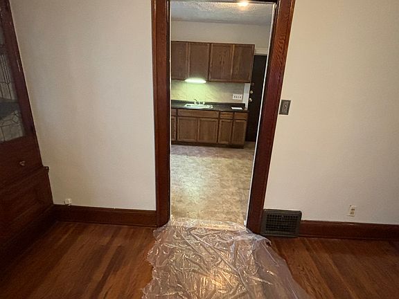 3rd image of 4625 Gifford Ave #3