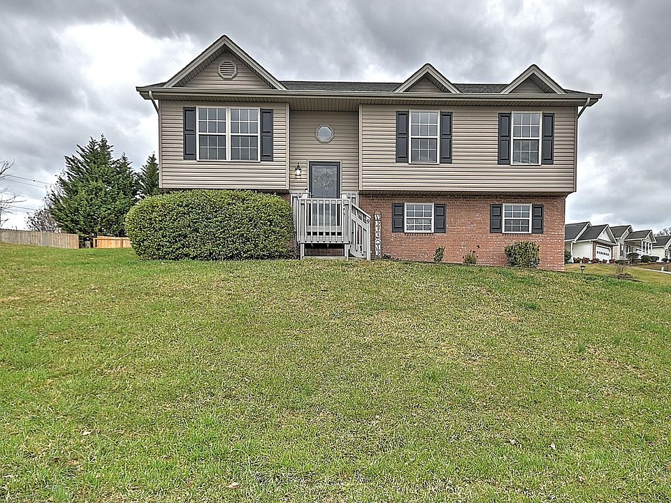 1st image of 9 Mountain Creek Ct