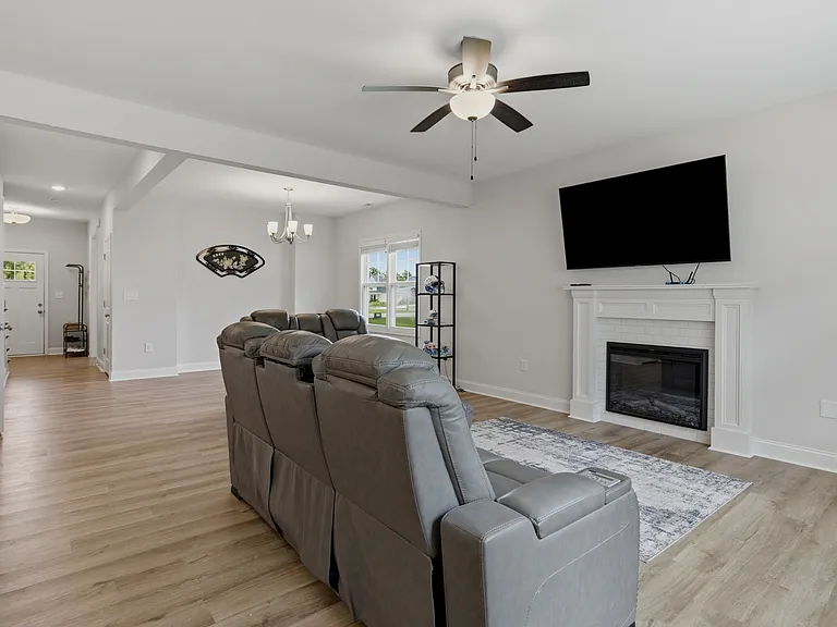 291 Burnside Dr — Photo 16