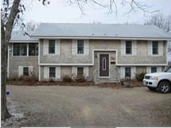 37 Vineyard Meadow Fms Rd, West Tisbury, MA 02575