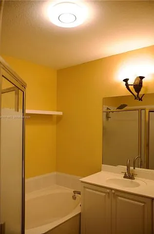 5570 NW 113th Ct — Photo 10