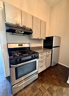 1703 Oak St — Photo 10