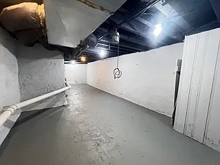 747 E Locust Ave — Photo 29