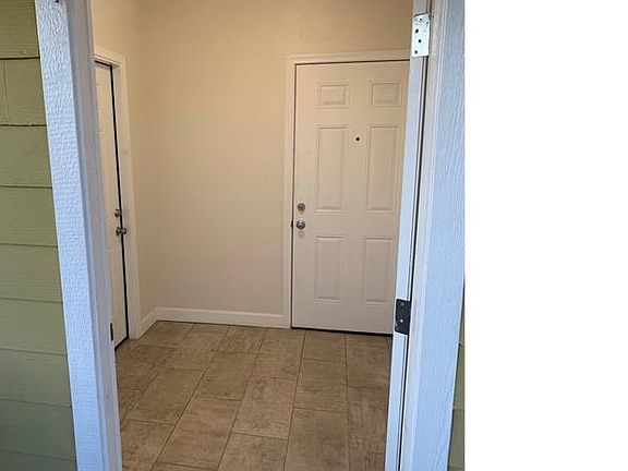 4th image of 508 W 104th St #4