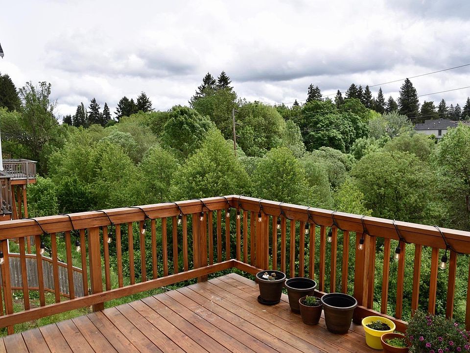 High Patio with stunning views on the backside