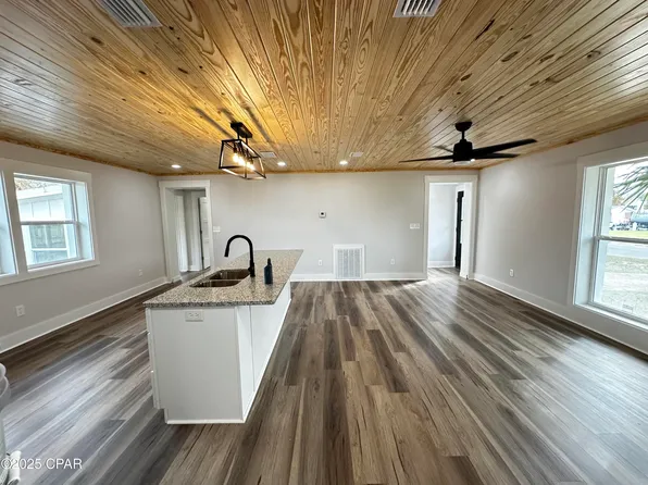 6 Harvard Cir, Panama City, FL 32405