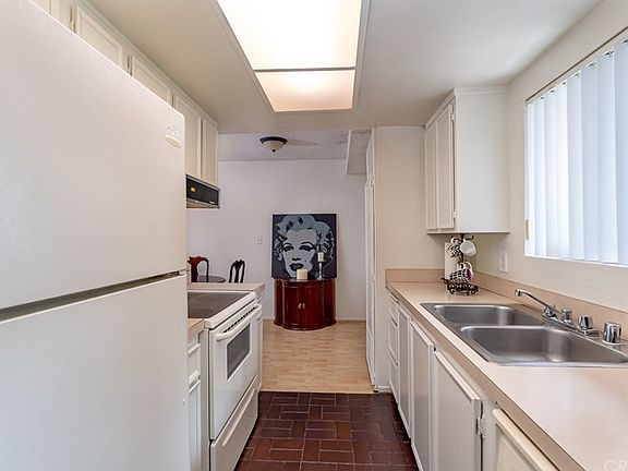 5th image of 1517 E Garfield Ave APT 78