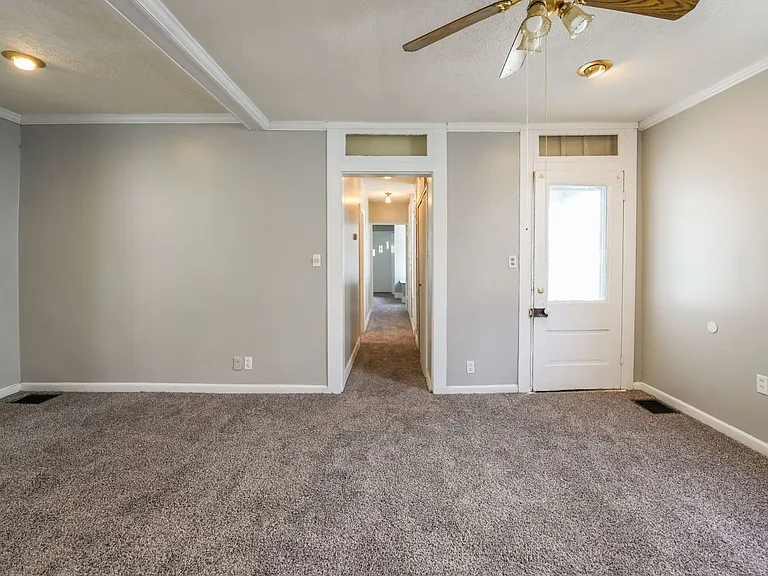 1808 E Oak St — Photo 8