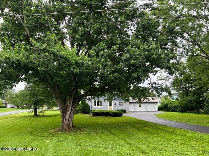 2nd image of 158 PARRY Boulevard