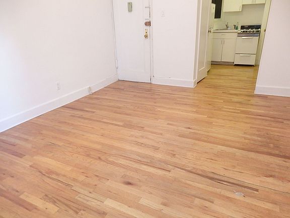 4th image of 415 W 47th St #2RW