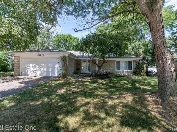 30290 Old Stream St, Southfield, MI 48076