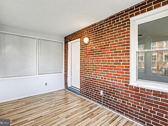 3rd image of 3334 10th Pl SE