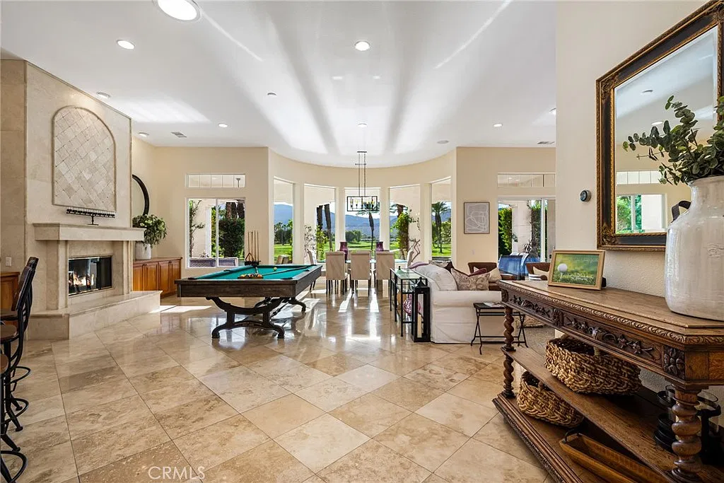 5 bed, 4.5 bath, 4500 sqft, $12,000 — Photo 4