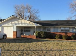 3302 Dwelle Dr, Enid, OK 73701
