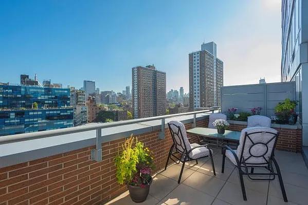 Rented by Corcoran | media 26