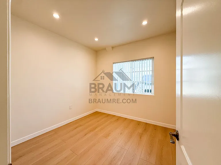 1423 Franklin St — Photo 44