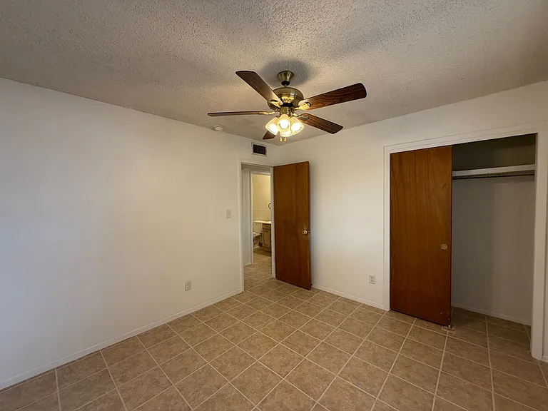 1143 De Vargas Ct SE — Photo 11