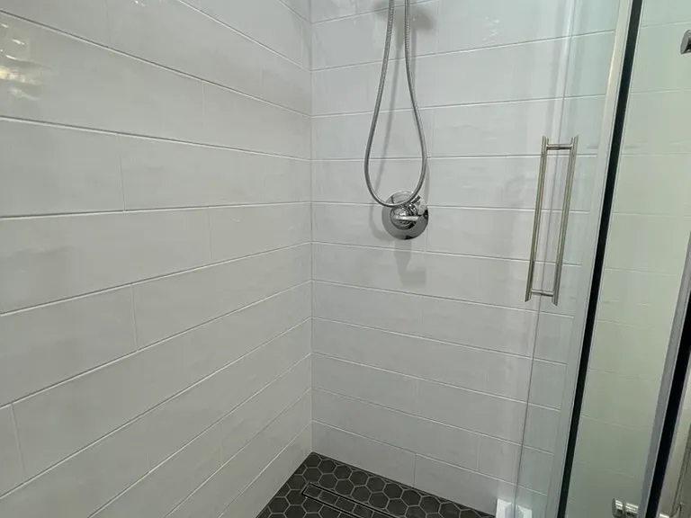 2nd Bath upstairs
