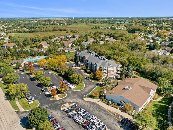 5th image of 12950 Meadow View Ct Unit 305