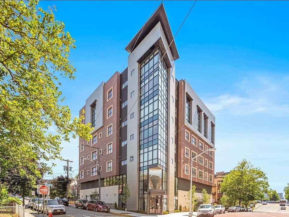 1st image of 6025 Boulevard E #306