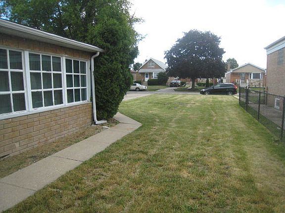 4th image of 3830 S 61st Ct