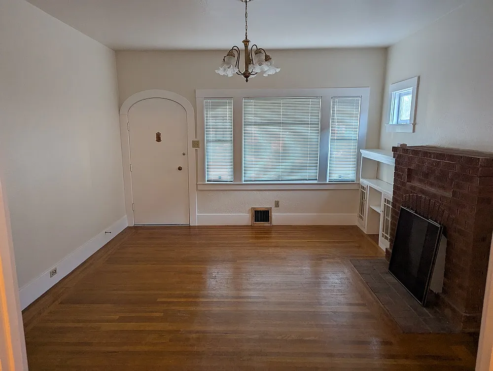 3 bed, $2,525 — Photo 2