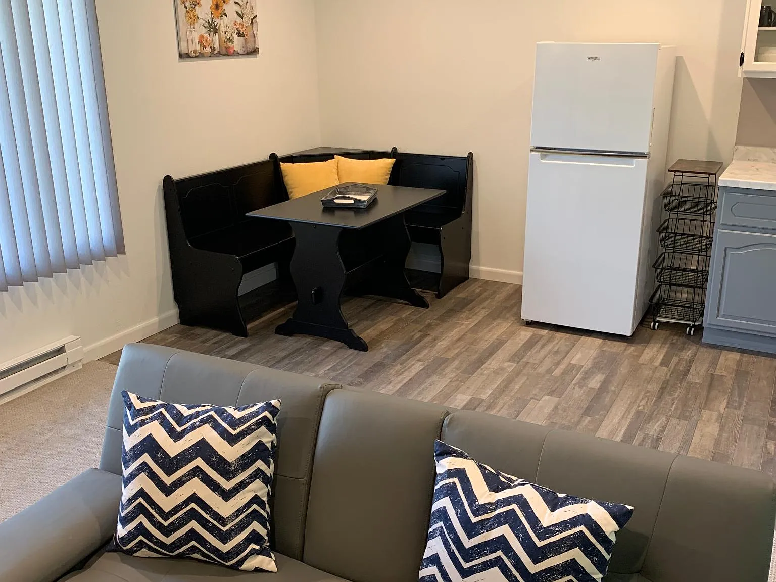 1 bed, 450 sqft, $1,200 — Photo 4
