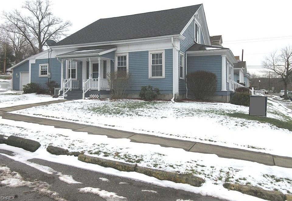 1st image of 128 E 1st St
