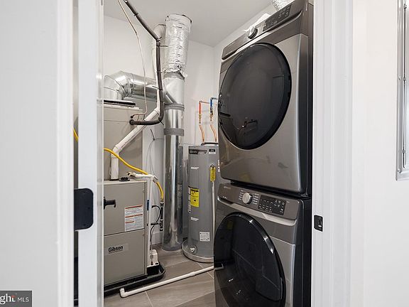 3rd image of 3106 Clifford St #A
