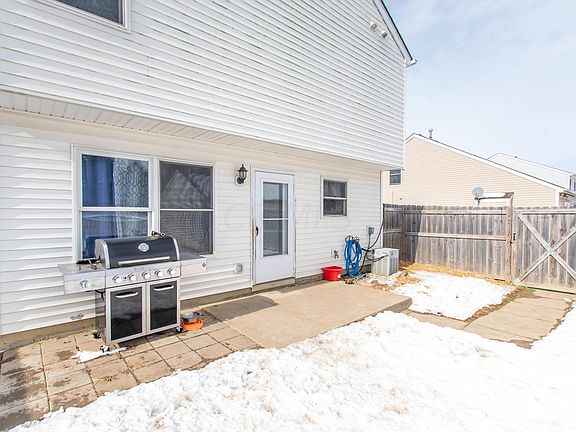 5th image of 370 Ashford Ave