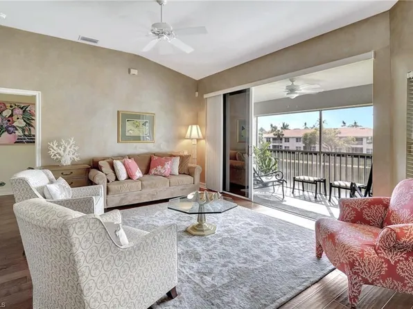 882 Carrick Bend CIR #202, NAPLES, FL 34110