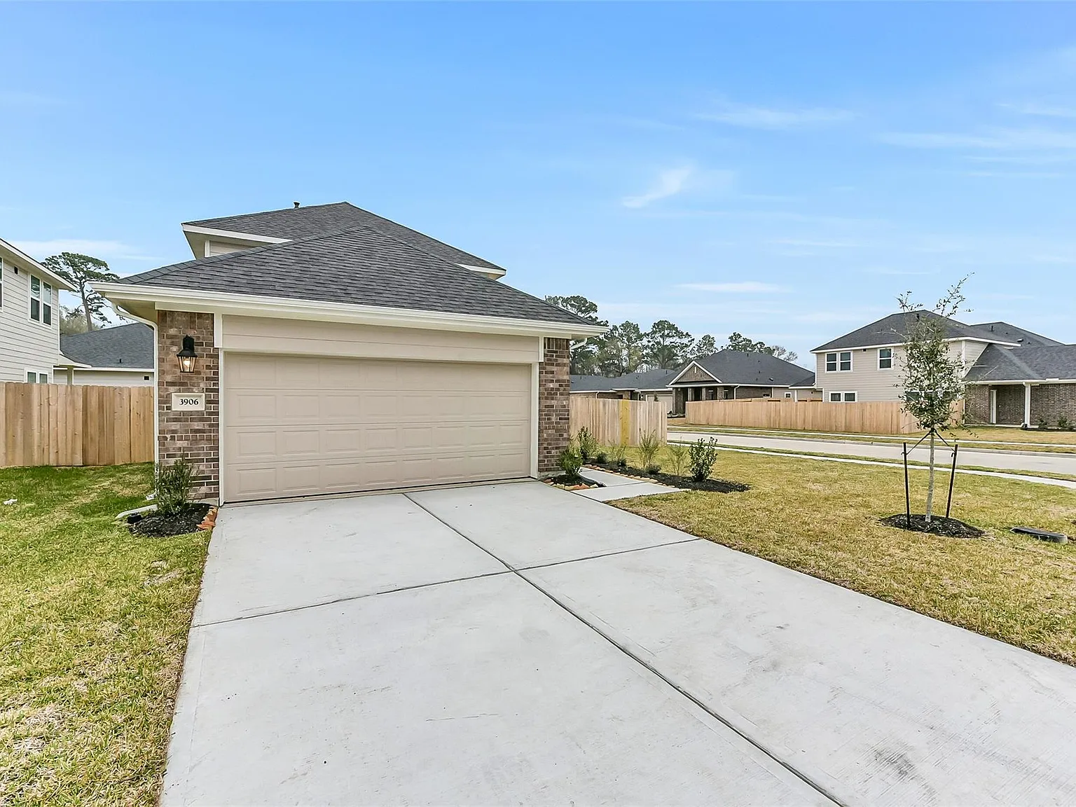 3 bed, 2.5 bath, 1485 sqft, $2,275 — Photo 3