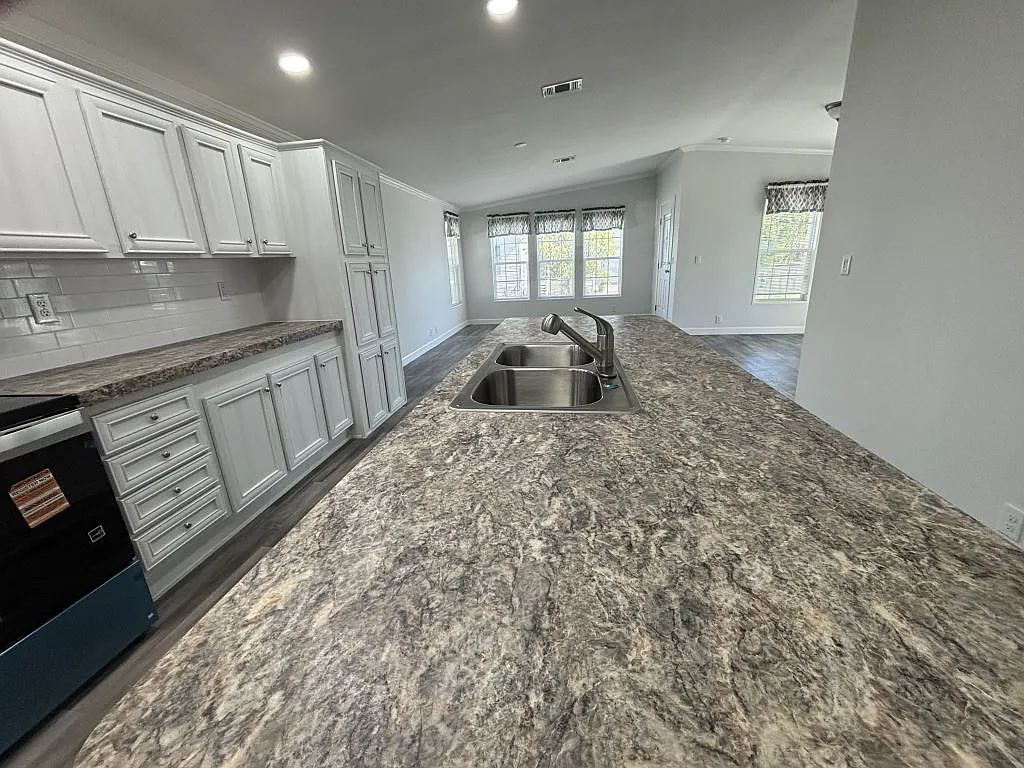 3 bed, 2.0 bath, 1459 sqft, $1,599 — Photo 4