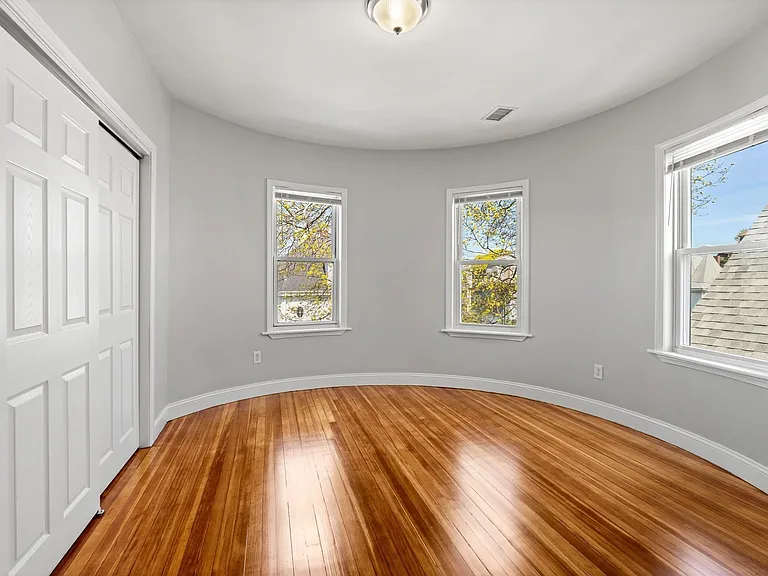 51 King St #3 — Photo 11