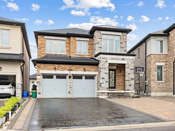 1059 Purus Path, Pickering, ON L1X 0H3
