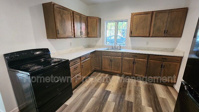 1st image of 252 River Rd #B