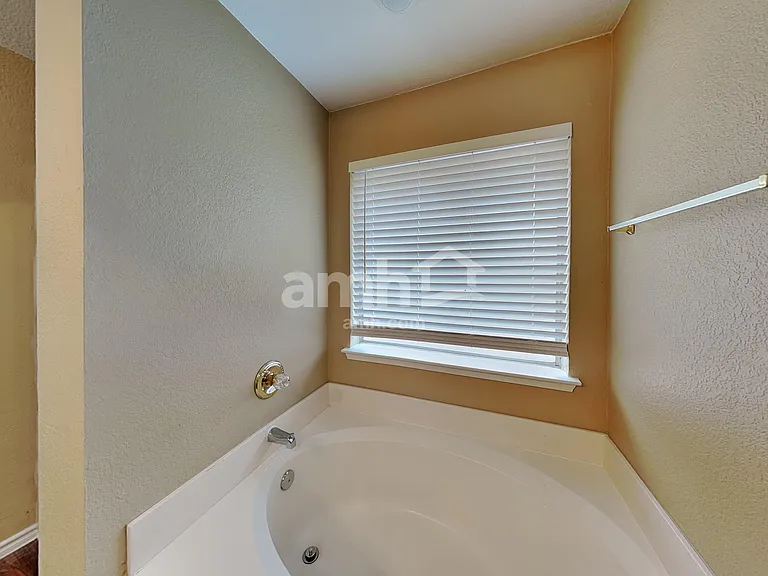 432 Round Rock Rd — Photo 13
