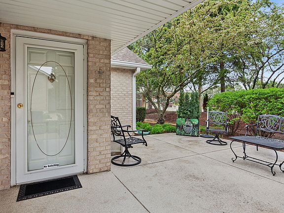 3rd image of 845 Havenshire Rd