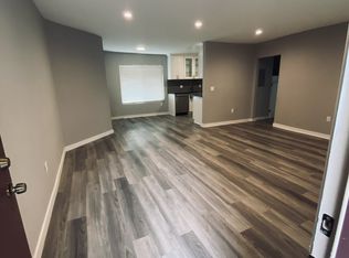 18655 Clark St APT 110, Tarzana, CA 91356